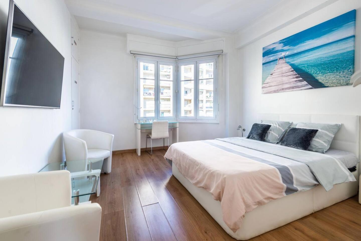 Modern Sea View On Promenade Des *